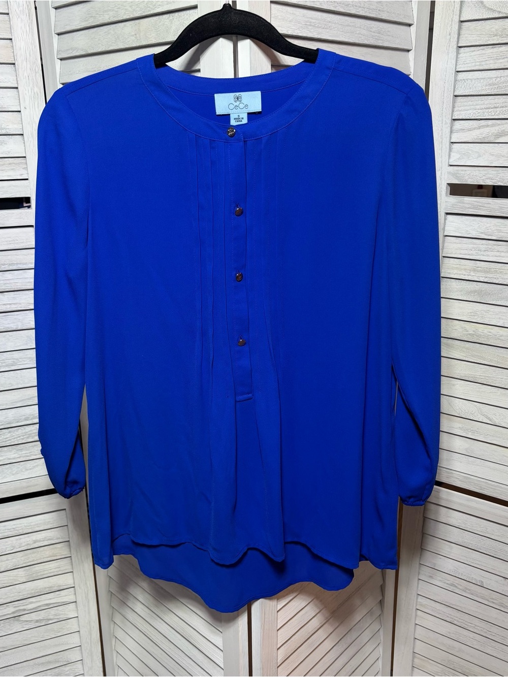 CeCe Cobalt Blue Pintuck Button Blouse Size Small